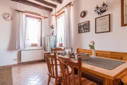 Colombina House close to the Train Station - image 22
