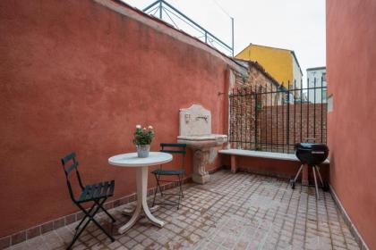 Wondrous Palazzetto 1619 in Magical Burano Island - image 26