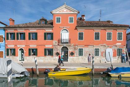 Wondrous Palazzetto 1619 in Magical Burano Island - image 30
