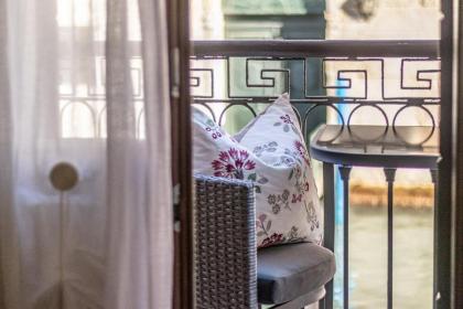 Italian Experience-Riva degli Schiavoni Boutique Apartment - image 27