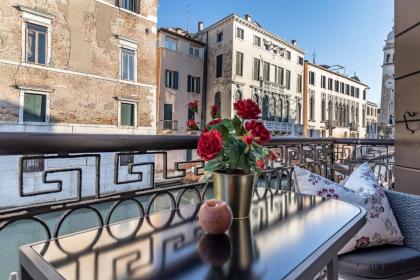 Italian Experience-Riva degli Schiavoni Boutique Apartment - image 30