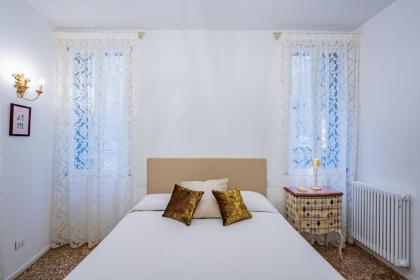 Ca' San Beneto Completely Refurbished in a fabulously central area - image 21