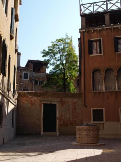 Al pozzo dei Scoacamini 100 m from San Marco ground floor - image 24