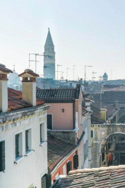 Rialto canal view - image 9