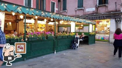 Mela Luxury Venice Apartments - image 21