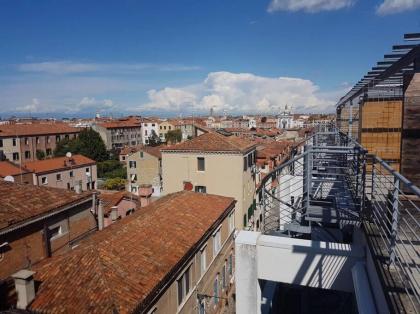 Romantic loft in Venezia - image 24