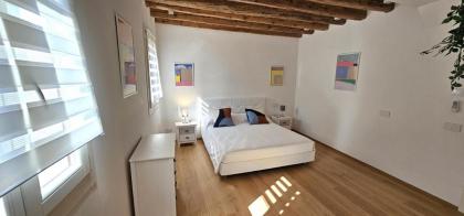 Cozy Small Villa with Private Garden - image 21