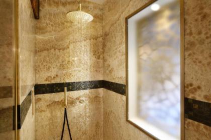 Empress Theodora Apartments - image 23