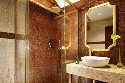 Empress Theodora Apartments - image 25