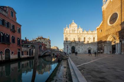 Miracoli Apartment with View on the Canal R&R - image 24