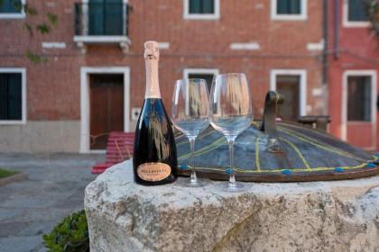 Ca' Ferrando brand new apartment experienced host! - image 25