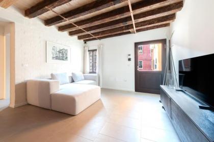 Ca' Ferrando brand new apartment experienced host! - image 28